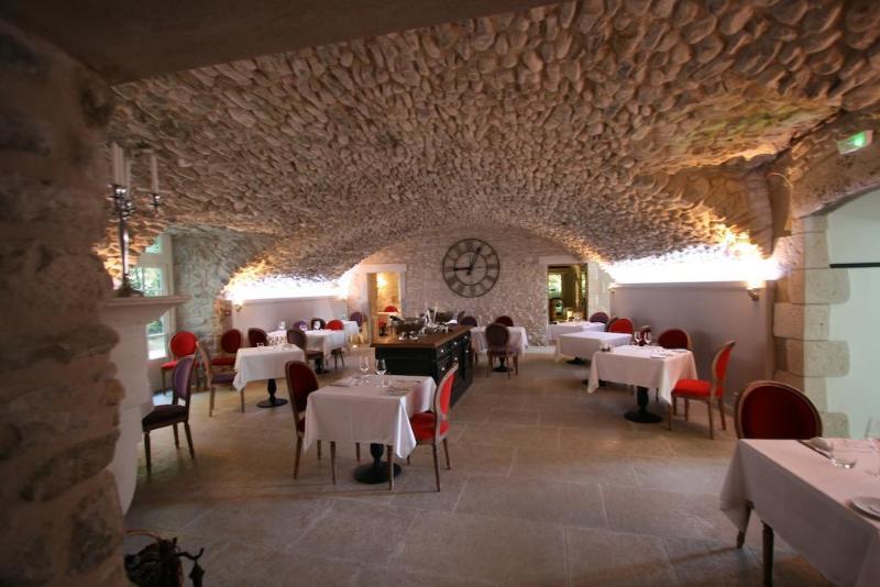 Chateau Les Oliviers De Salettes Charols Exterior foto